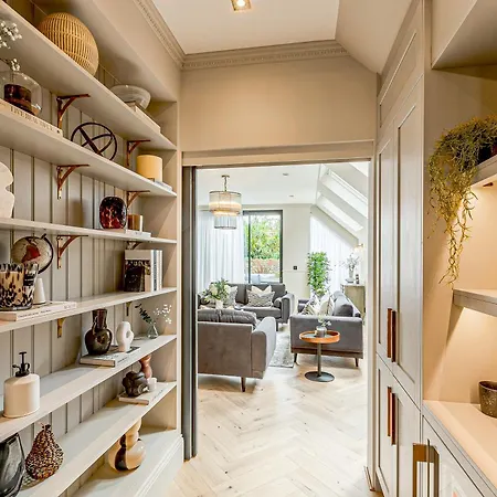 Astounding 4br Haven With Garden Queens Park Tube * London