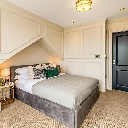 Apartment Astounding 4br Haven With Garden Queens Park Tube London