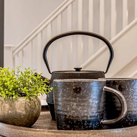 Astounding 4br Haven With Garden Queens Park Tube