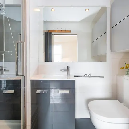 Modern 5 Min To Angel Station, 02 Academy Islington Apartment *