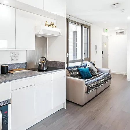 Apartment Chapter Lewisham Student Only, Cozy Budget With Shared Washroom *