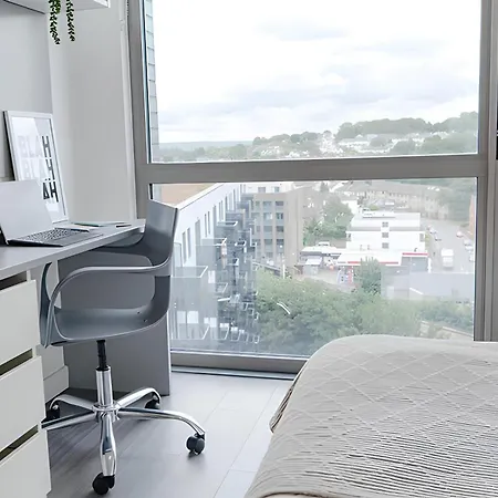 Chapter Lewisham Student Only, Cozy Budget With Shared Washroom *