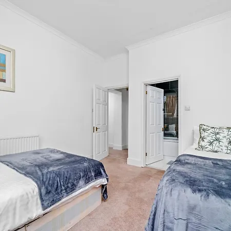 Spacious Canary Wharf Near 02 Arena, Excel Exhibition Centre, With Free Parking & Wifi Apartment