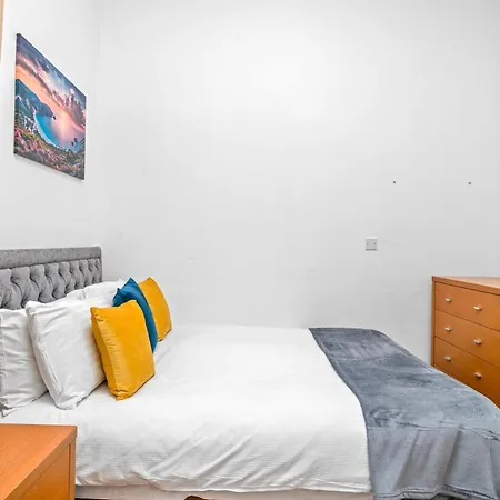 Spacious Canary Wharf Near 02 Arena, Excel Exhibition Centre, With Free Parking & Wifi * London