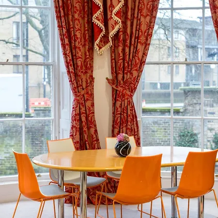 Spacious Canary Wharf Near 02 Arena, Excel Exhibition Centre, With Free Parking & Wifi Apartment
