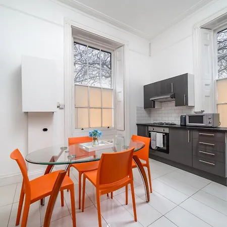 Spacious Canary Wharf Near 02 Arena, Excel Exhibition Centre, With Free Parking & Wifi
