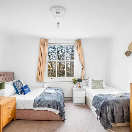 Apartment Spacious Canary Wharf Near 02 Arena, Excel Exhibition Centre, With Free Parking & Wifi
