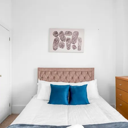 Spacious Canary Wharf Near 02 Arena, Excel Exhibition Centre, With Free Parking & Wifi Apartment London