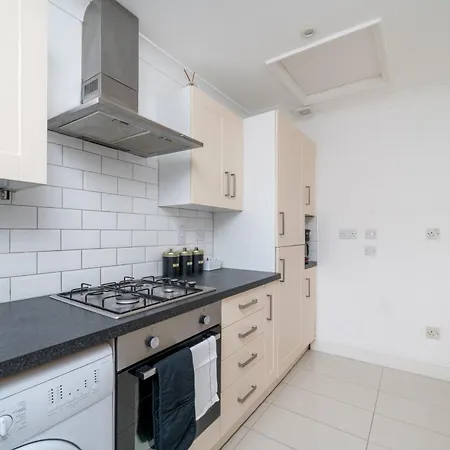 Apartment Spacious Canary Wharf Near 02 Arena, Excel Exhibition Centre, With Free Parking & Wifi