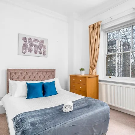 Spacious Canary Wharf Near 02 Arena, Excel Exhibition Centre, With Free Parking & Wifi * London