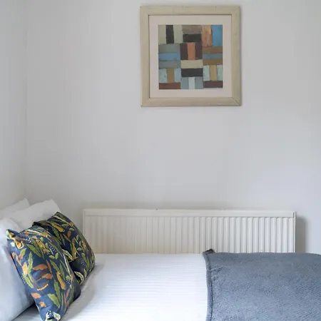 Spacious Canary Wharf Near 02 Arena, Excel Exhibition Centre, With Free Parking & Wifi Apartment London