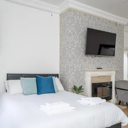 Spacious Canary Wharf Near 02 Arena, Excel Exhibition Centre, With Free Parking & Wifi *