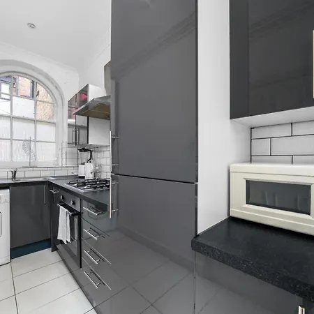 Spacious Canary Wharf Near 02 Arena, Excel Exhibition Centre, With Free Parking & Wifi * London