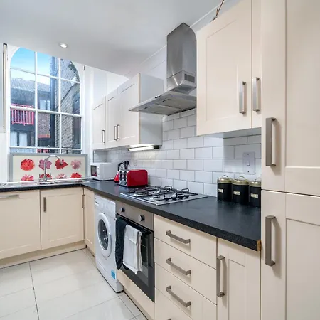 Spacious Canary Wharf Near 02 Arena, Excel Exhibition Centre, With Free Parking & Wifi Apartment London