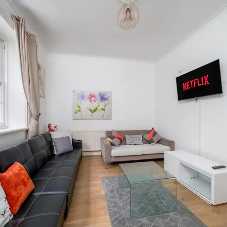 Spacious Canary Wharf Near 02 Arena, Excel Exhibition Centre, With Free Parking & Wifi * London