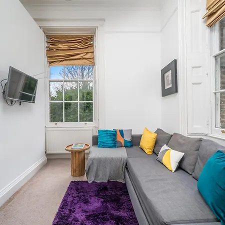 Spacious Canary Wharf Near 02 Arena, Excel Exhibition Centre, With Free Parking & Wifi Apartment