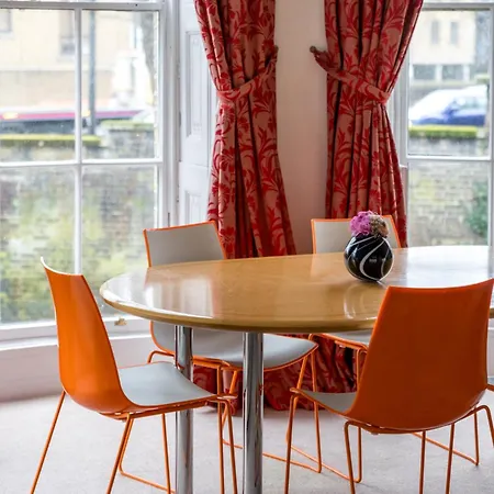 Spacious Canary Wharf Near 02 Arena, Excel Exhibition Centre, With Free Parking & Wifi * London
