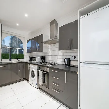 Spacious Canary Wharf Near 02 Arena, Excel Exhibition Centre, With Free Parking & Wifi Apartment