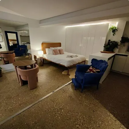 Loft By Let It B Travel London