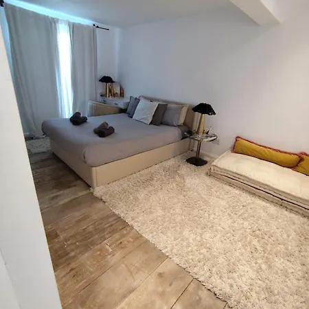 Loft By Let It B Travel * London