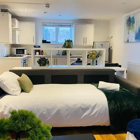 Apartment Gorgeous Flat In London