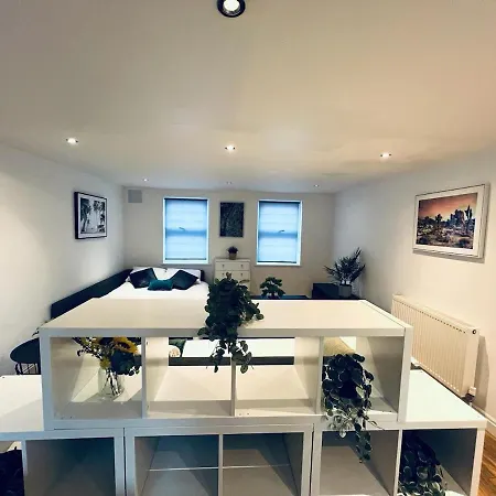 Gorgeous Flat In Apartment *