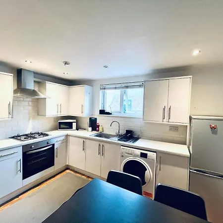 Gorgeous Flat In Apartment *