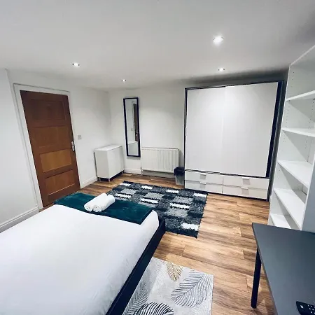 Apartment Gorgeous Flat In London