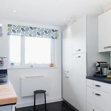 Lovely 2-bed In London