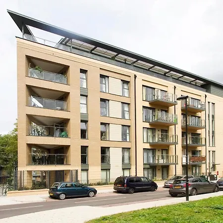 Lovely 2-bed In Apartment