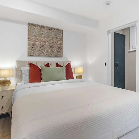 The Urban Hideaway Near Portobello Road Apartment *