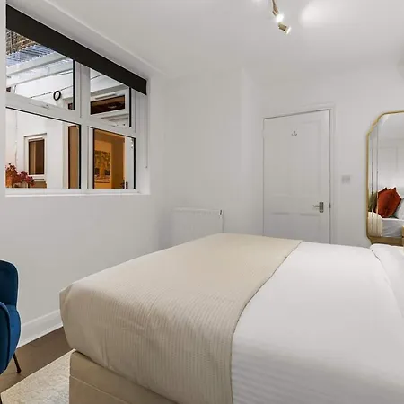 The Urban Hideaway Near Portobello Road Apartment *