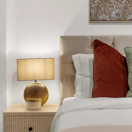 The Urban Hideaway Near Portobello Road *