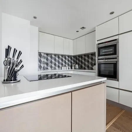 Stunning 2b Vauxhall Near Thames & Tube *