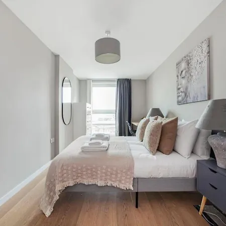 Stunning 2b Vauxhall Near Thames & Tube London