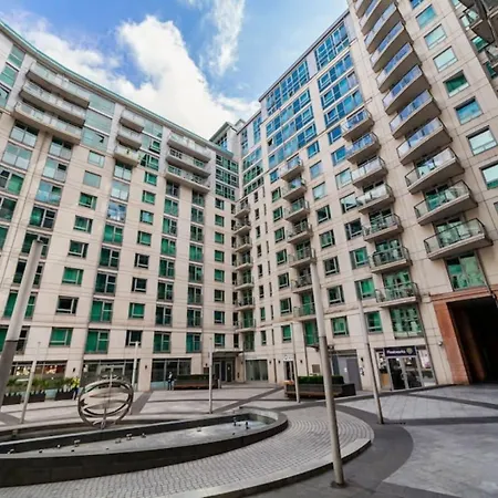 Stunning 2b Vauxhall Near Thames & Tube Apartment London