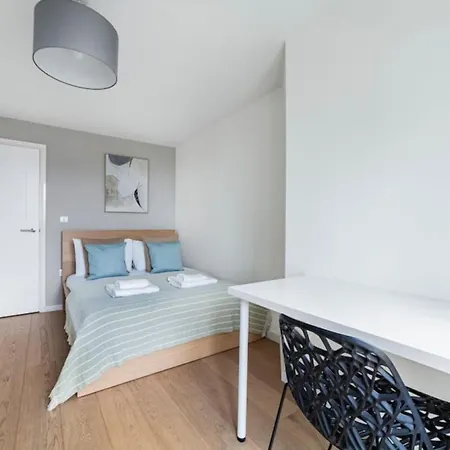 Apartment Stunning 2b Vauxhall Near Thames & Tube London