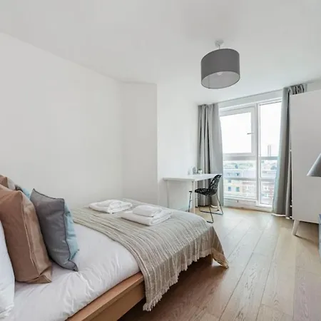 Stunning 2b Vauxhall Near Thames & Tube London