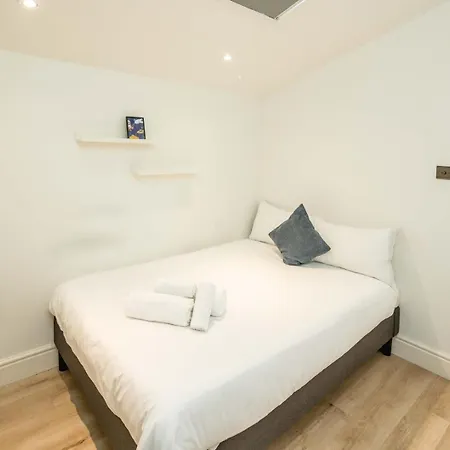 Stylish 3b Fulham Flat W/garden Near Thames & Tube Holiday home London