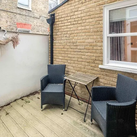 Stylish 3b Fulham Flat W/garden Near Thames & Tube Holiday home *