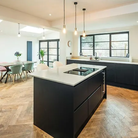 Stylish 3b Fulham Flat W/garden Near Thames & Tube * London