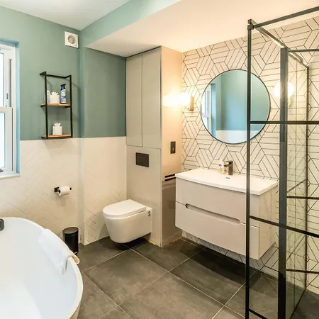 Stylish 3b Fulham Flat W/garden Near Thames & Tube
