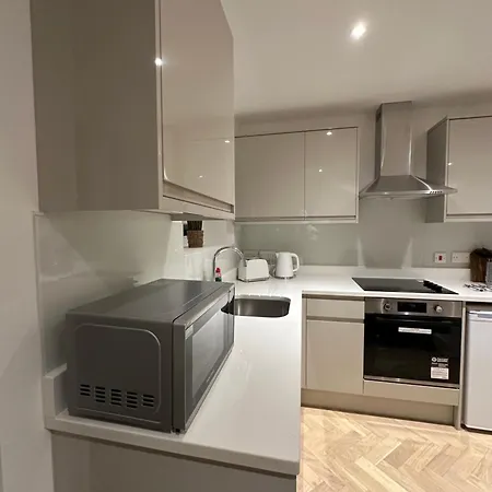 Apartment West One London