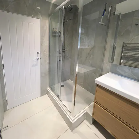 Stylish 2 Bedroom In North Finchley * London