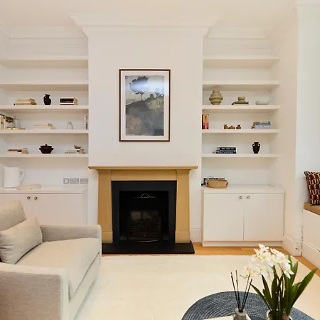 The Hampstead Getaway - Charming 5bdr With Conservatory Apartment *
