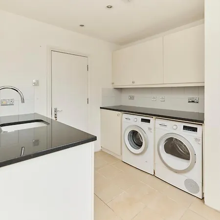 The Hampstead Getaway - Charming 5bdr With Conservatory