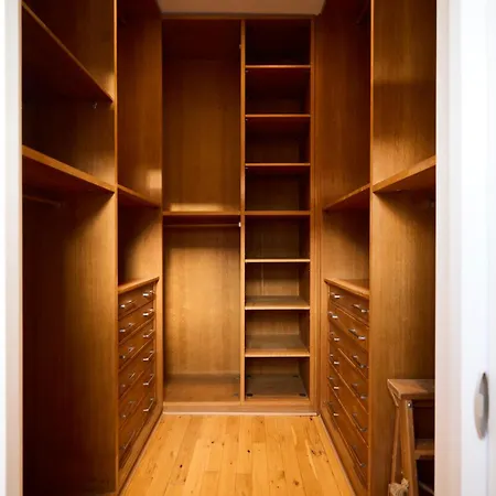 The Hampstead Getaway - Charming 5bdr With Conservatory Apartment
