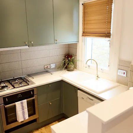 The Kensal Hideout - Classy 2bdr London