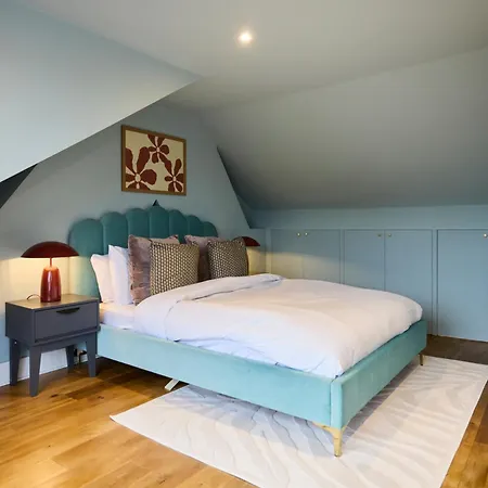 The Kensal Hideout - Classy 2bdr Apartment
