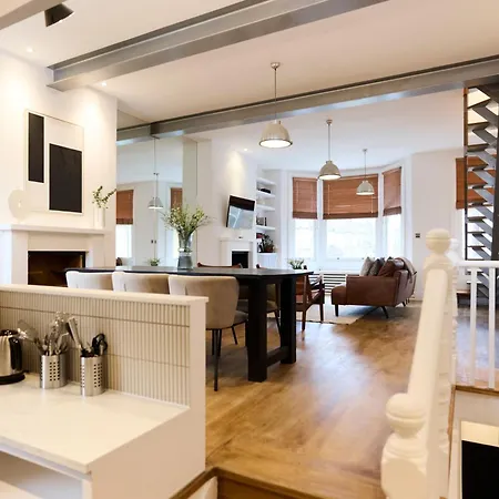 The Kensal Hideout - Classy 2bdr Apartment London